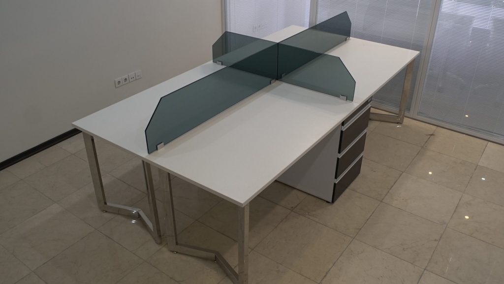 میز کار گروهی مدرن