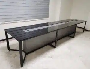 میز-کنفرانس نیلپر-لاکچری-پایه فلزی شیشه ای Cf125 ده نفره با پایه فلزی و صفحه شیشه ای