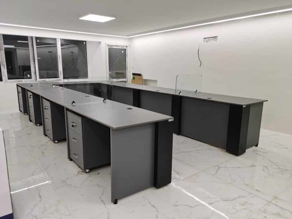 میز کنفرانس