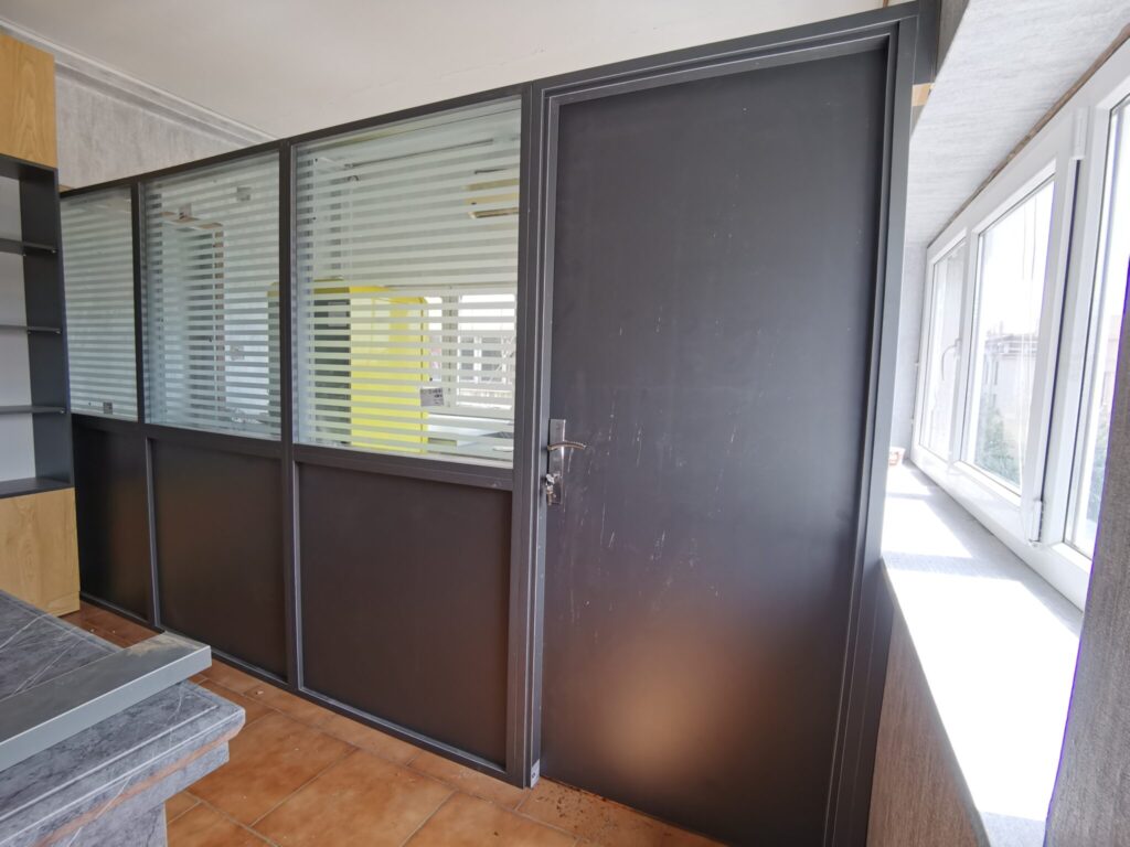 پارتیشن شیشه ای دو جداره ام دی اف