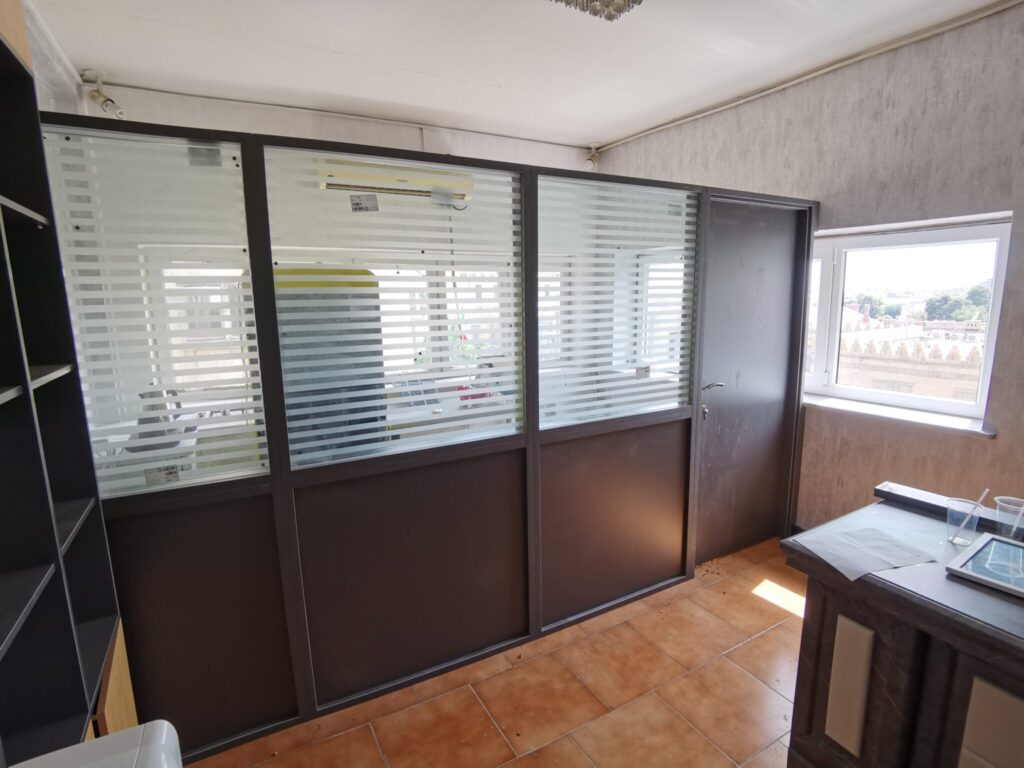 پارتیشن شیشه ای دو جداره ام دی اف