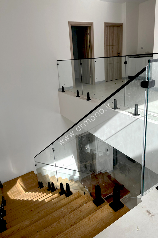 شیشه ای و جان پناه 3