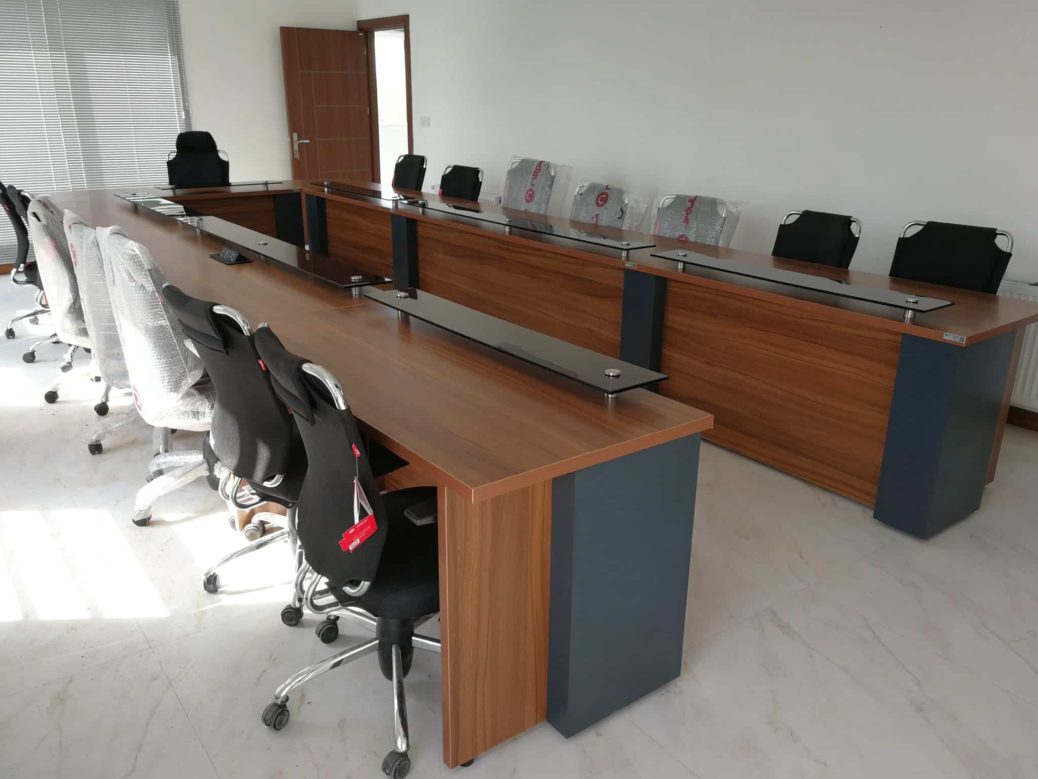 میز کنفرانس یو شکل ۸ نفره
