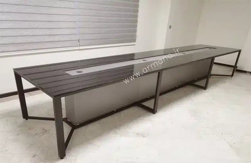 میز کنفرانس مستطیل  پایه فلزی 10 نفره با باکس پیشخوان